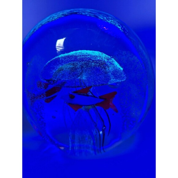 Art Glass Jellyfish Aquarium Paperweight Tropical Glow In Dark UV Light 3.5" - Picture 10 of 12